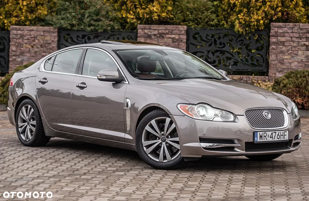 Jaguar XF 4.2 SV8 - 2