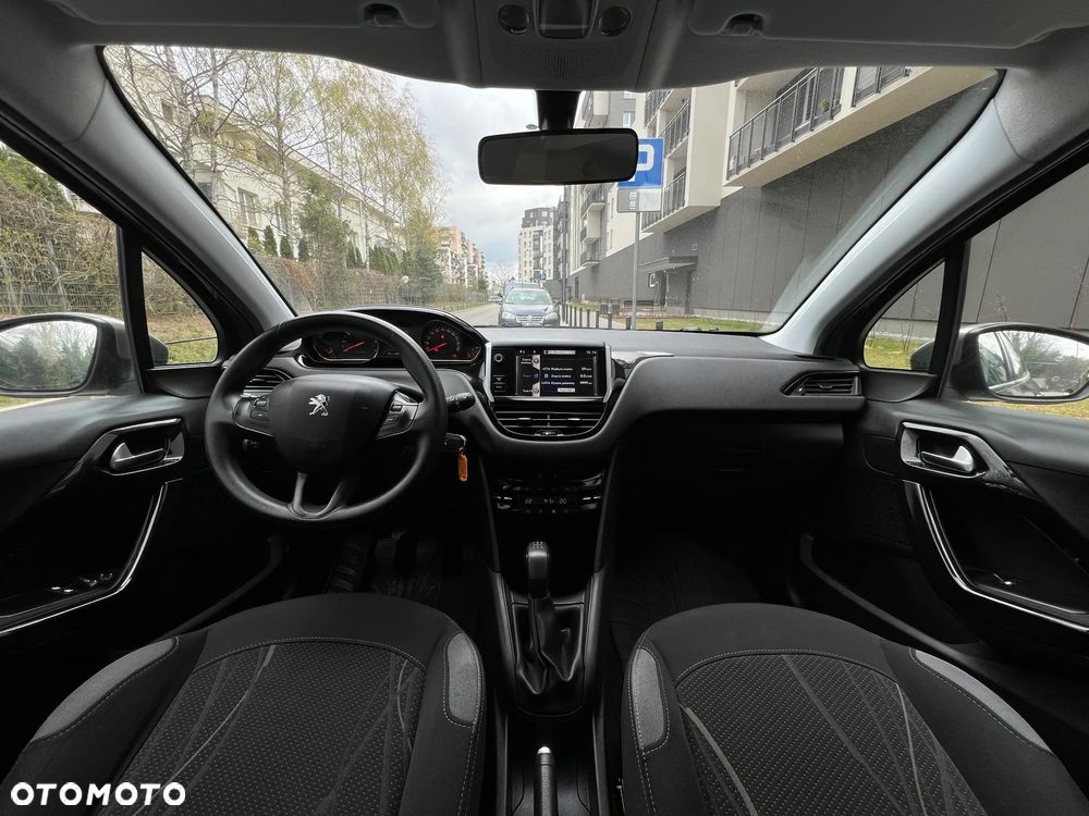 Peugeot 208 - 5