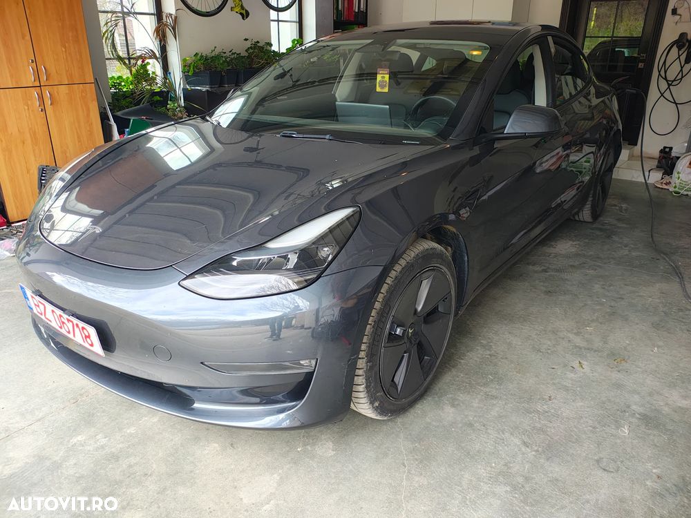 Tesla Model 3 - 7