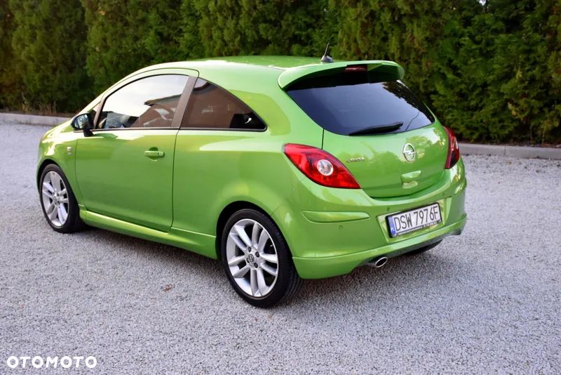 Opel Corsa 1.4 16V Edition 150 - 8