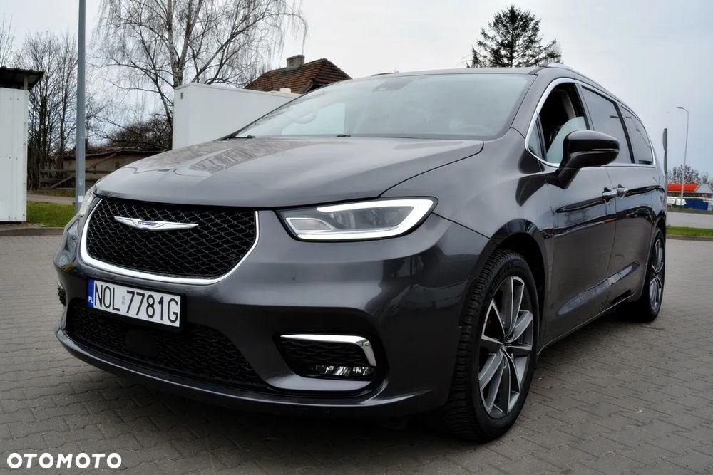 Chrysler Pacifica - 1