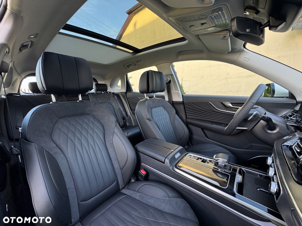 Hongqi HS5 2.0T Flagship AWD - 32