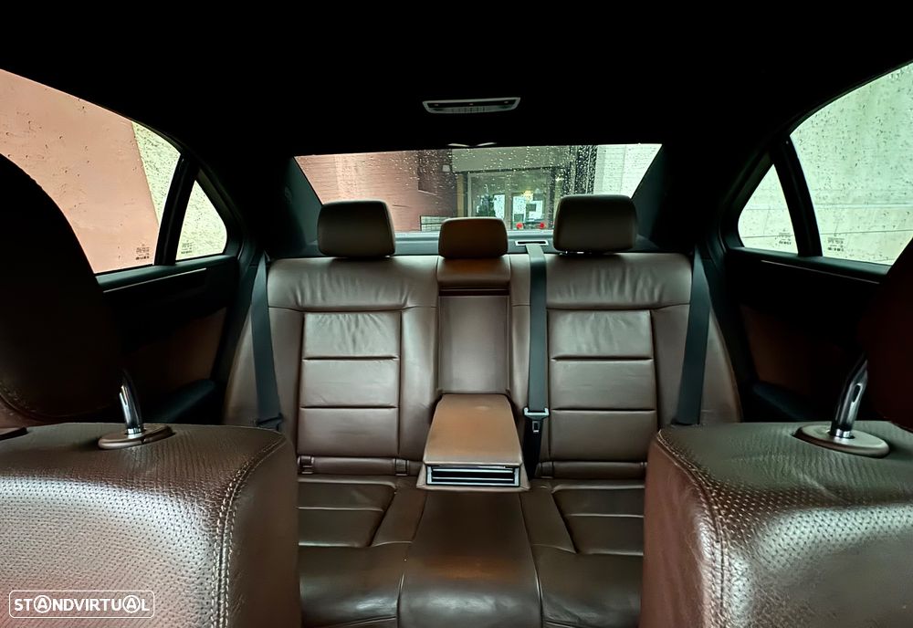 Mercedes-Benz E 250 CDI Avantgarde BlueEfficiency Auto. - 24