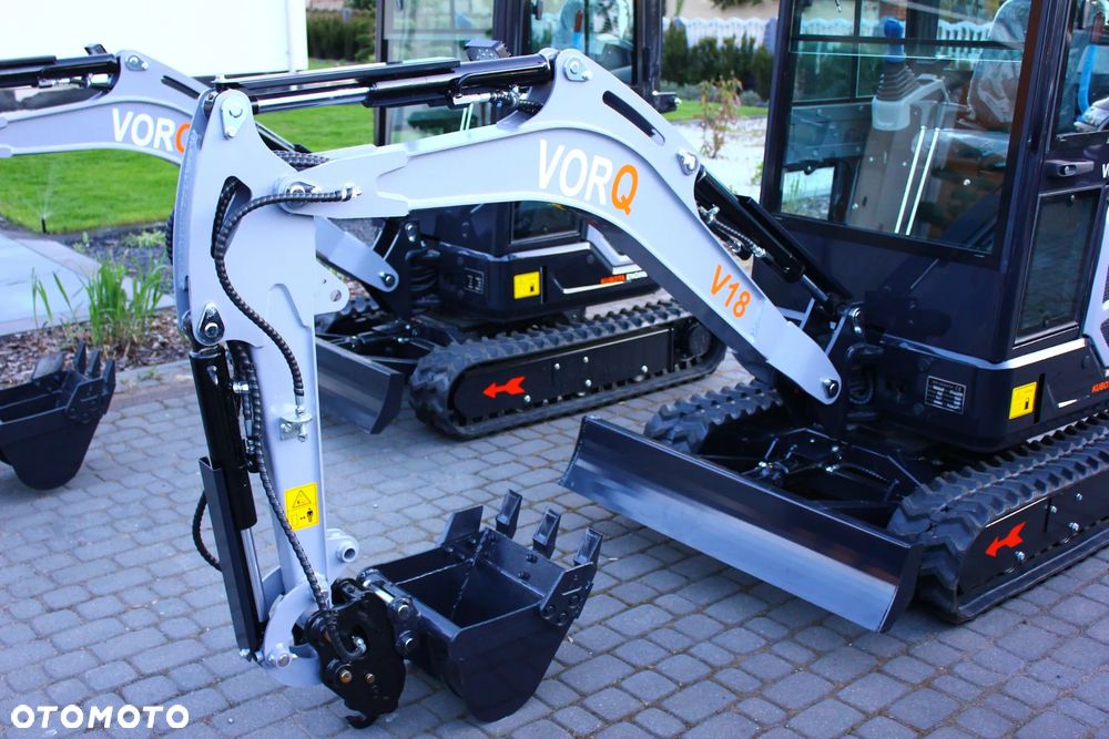 Inny VORQ V18 /KUBOTA /PARKER / 1.8T / KABINA /  ZESTAW ŁYŻEK / - 4