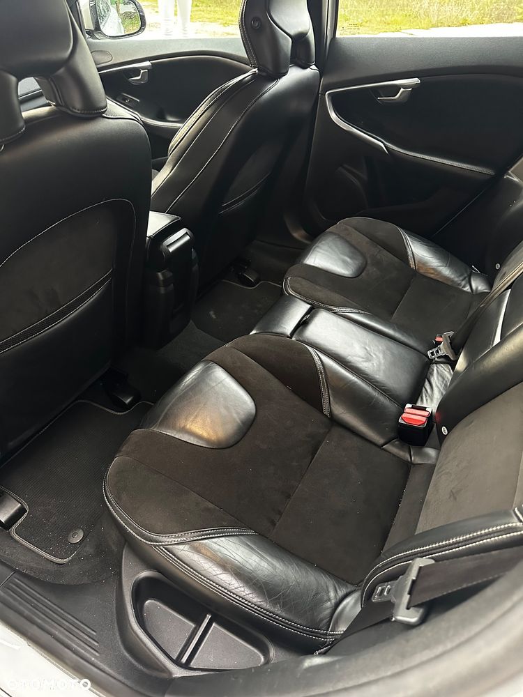 Volvo V40 D2 R-Design - 7