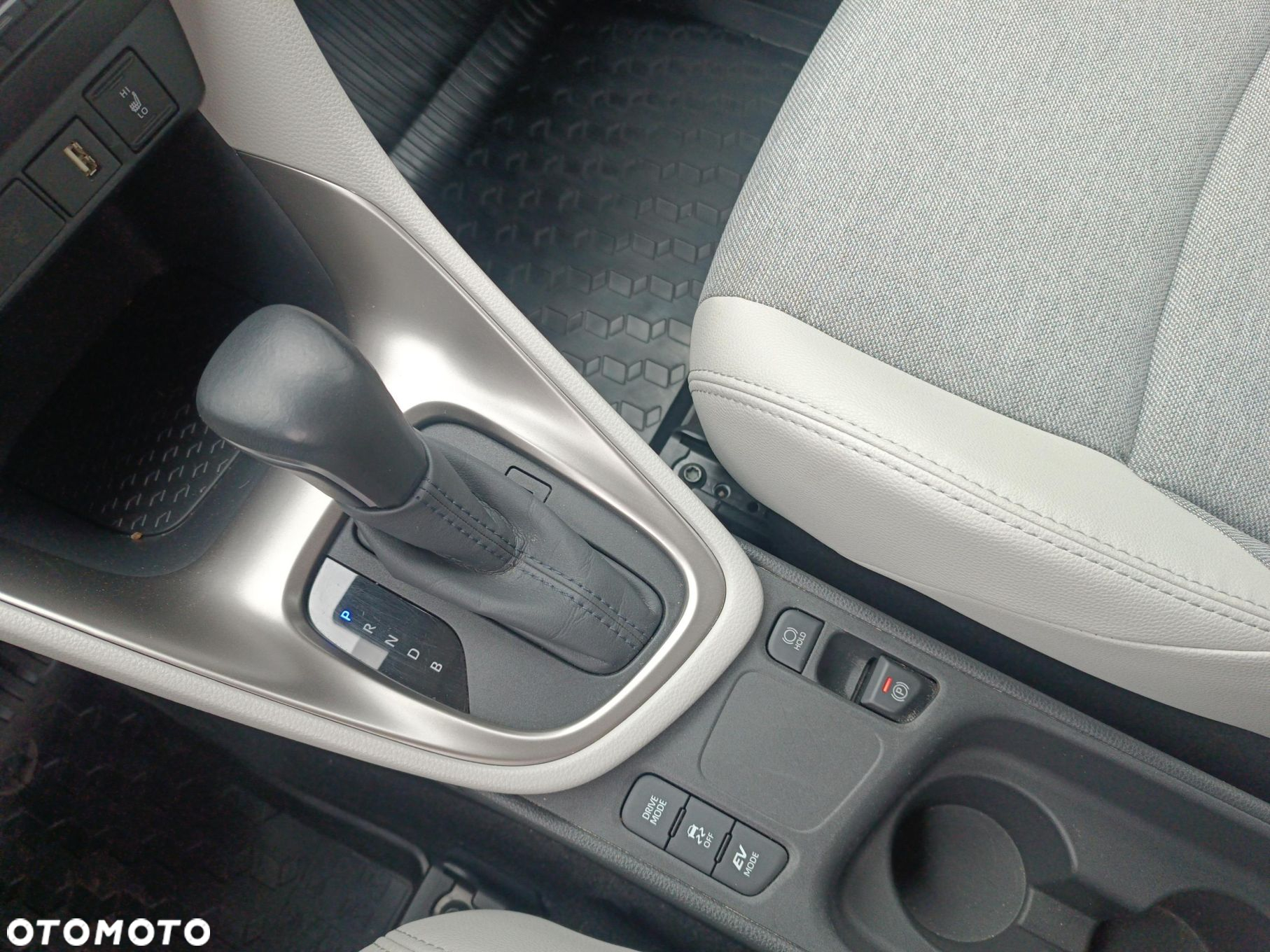 Toyota Yaris - 17