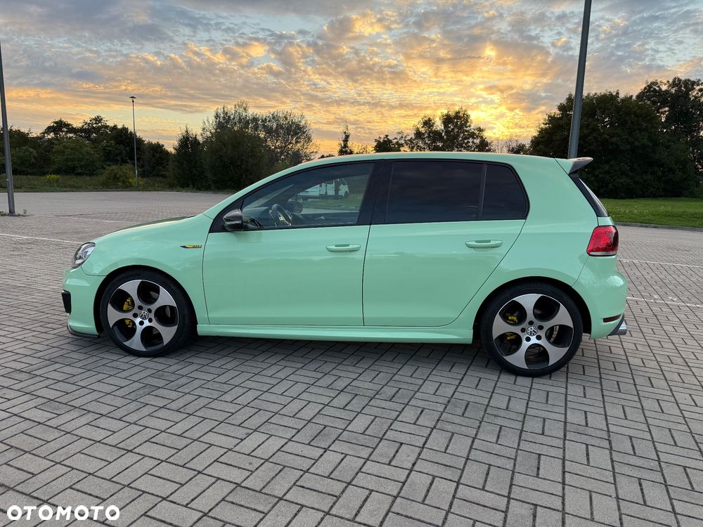 Volkswagen Golf 2.0 GTI - 8