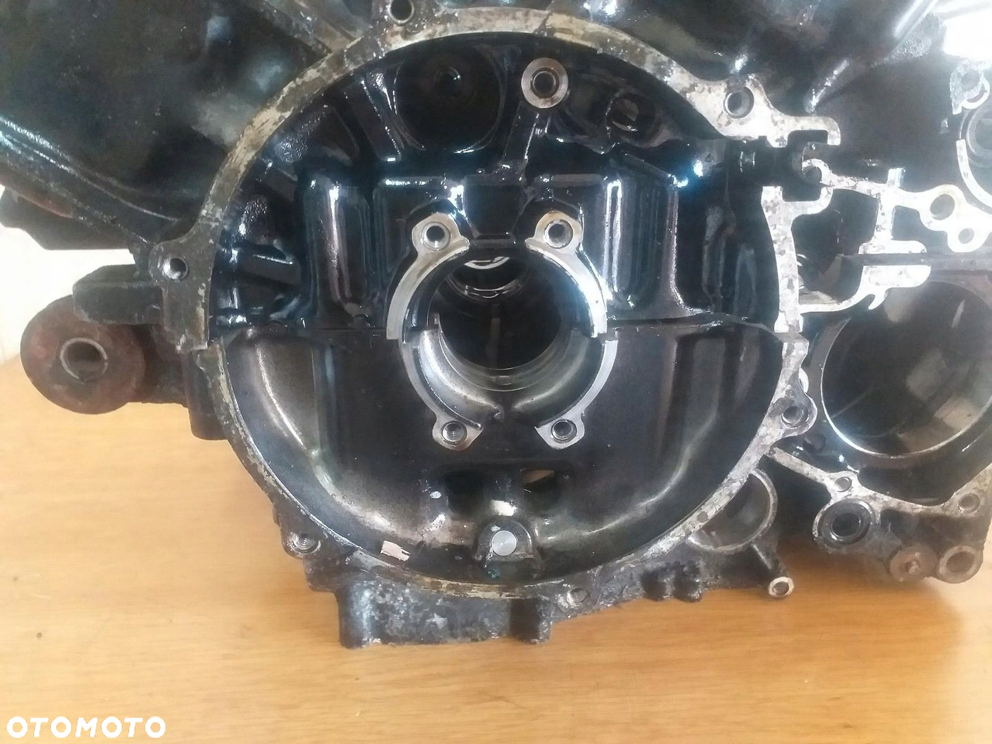 KARTERY BLOK SILNIKA TŁOKI HONDA MAGNA VF700 RC21E - 6