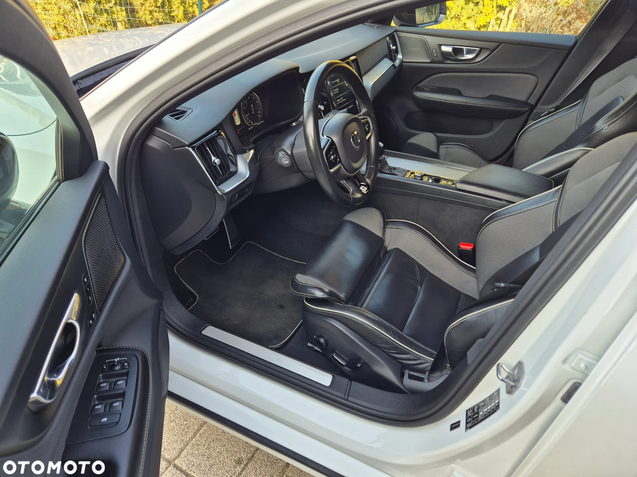 Volvo S60 T4 R-Design - 7