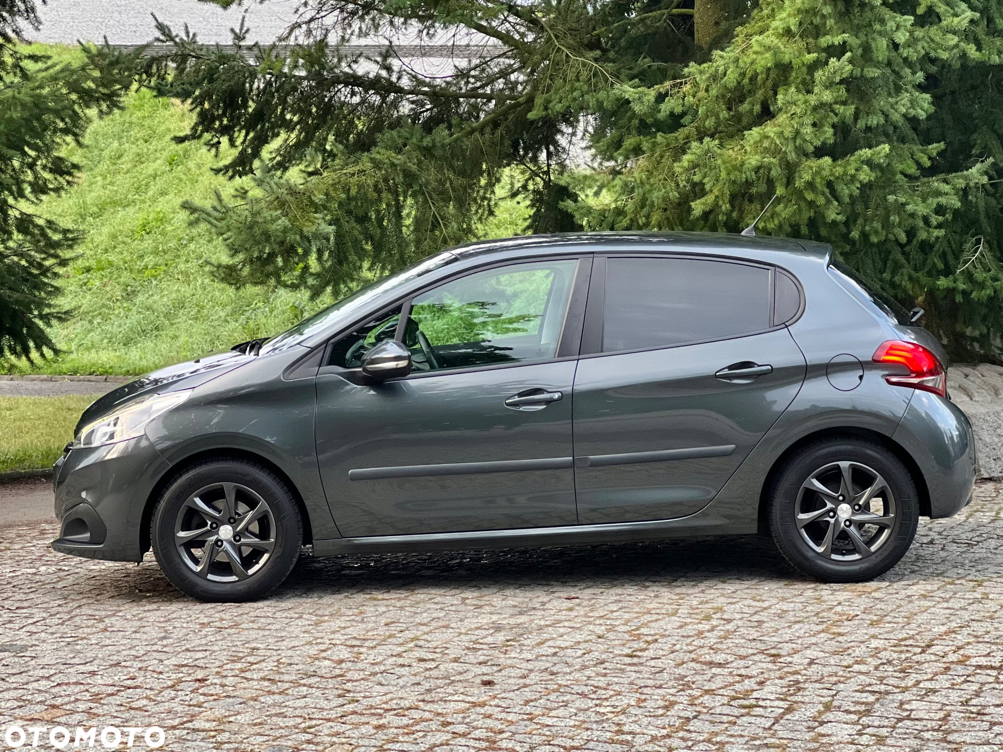 Peugeot 208 - 19