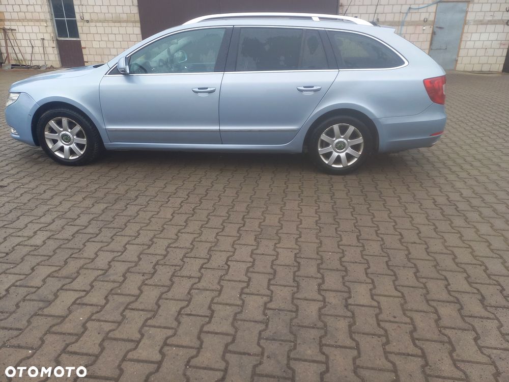 Skoda Superb 2.0 TDI Ambition DSG - 5