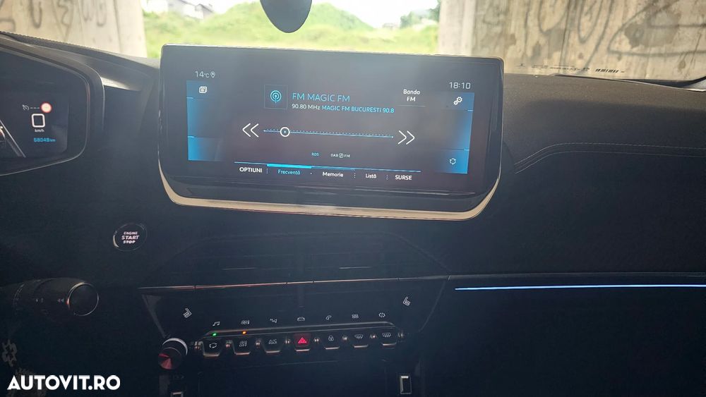 Peugeot 2008 1.2 L PureTech STT GT Line - 5