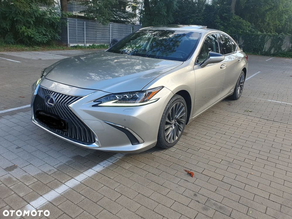 Lexus ES