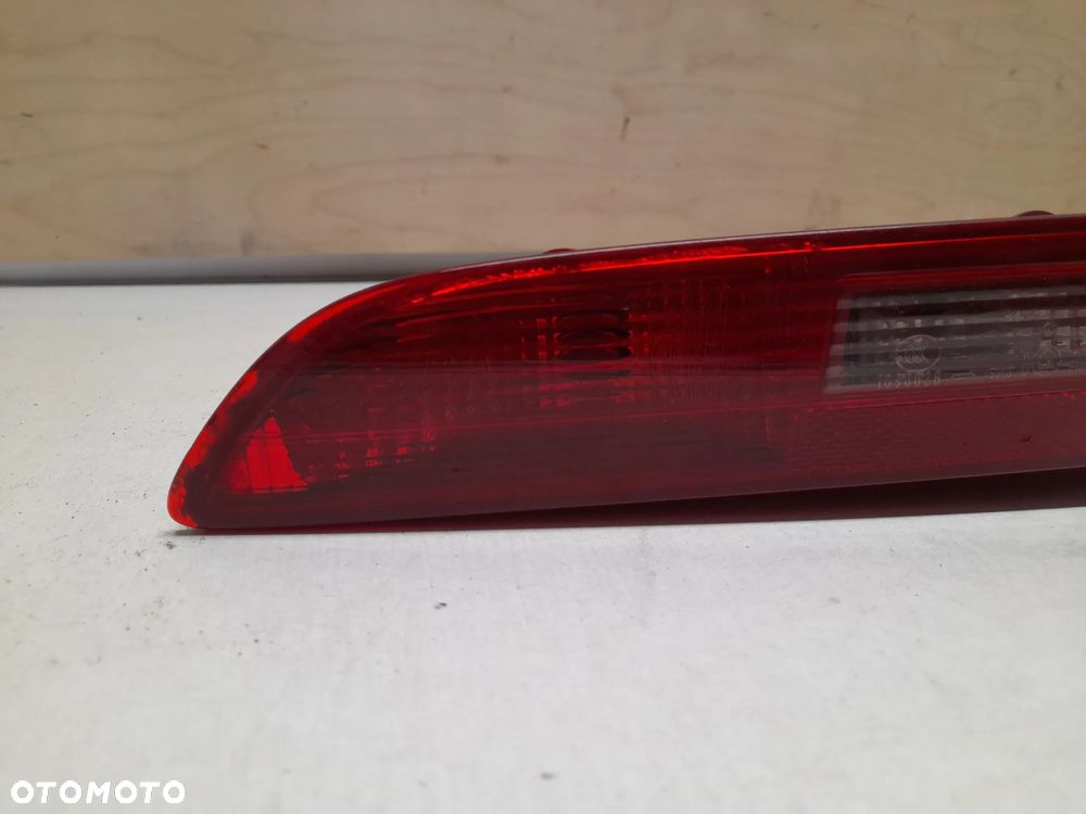 AUDI Q3 LAMPA PRAWA TYŁ TYLNA W ZDERZAK 8U0945096 - 4