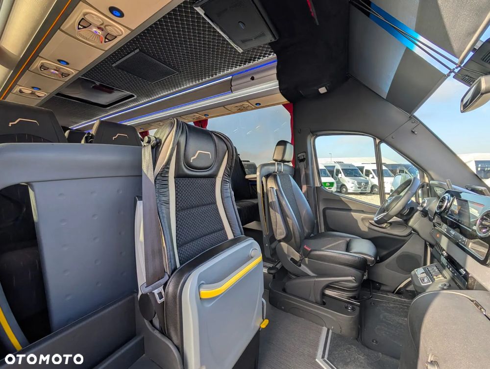 Mercedes-Benz Sprinter 519 - 21