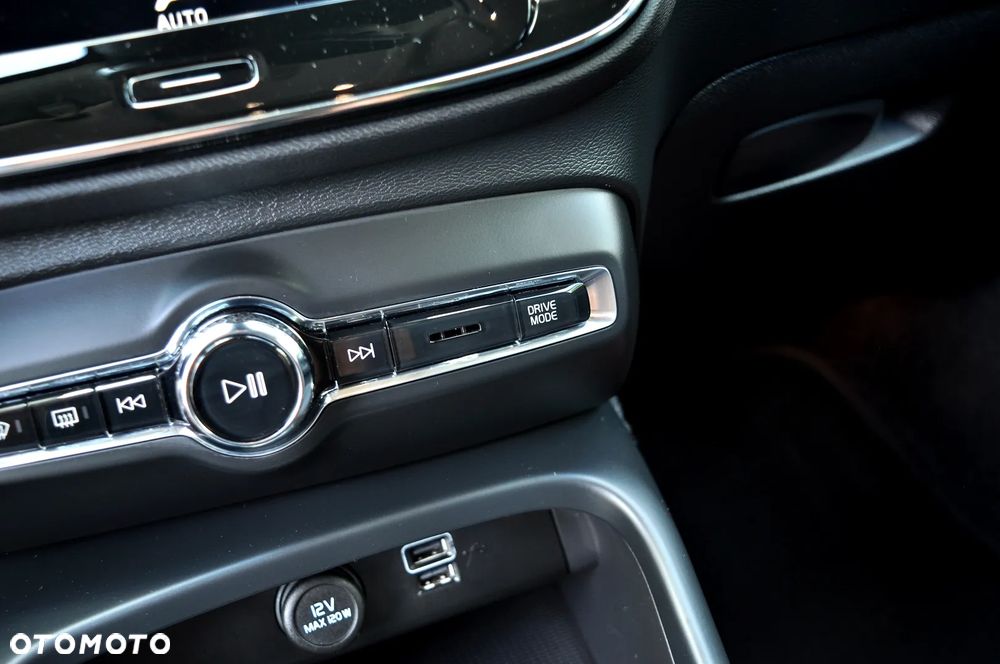 Volvo XC 40 - 29
