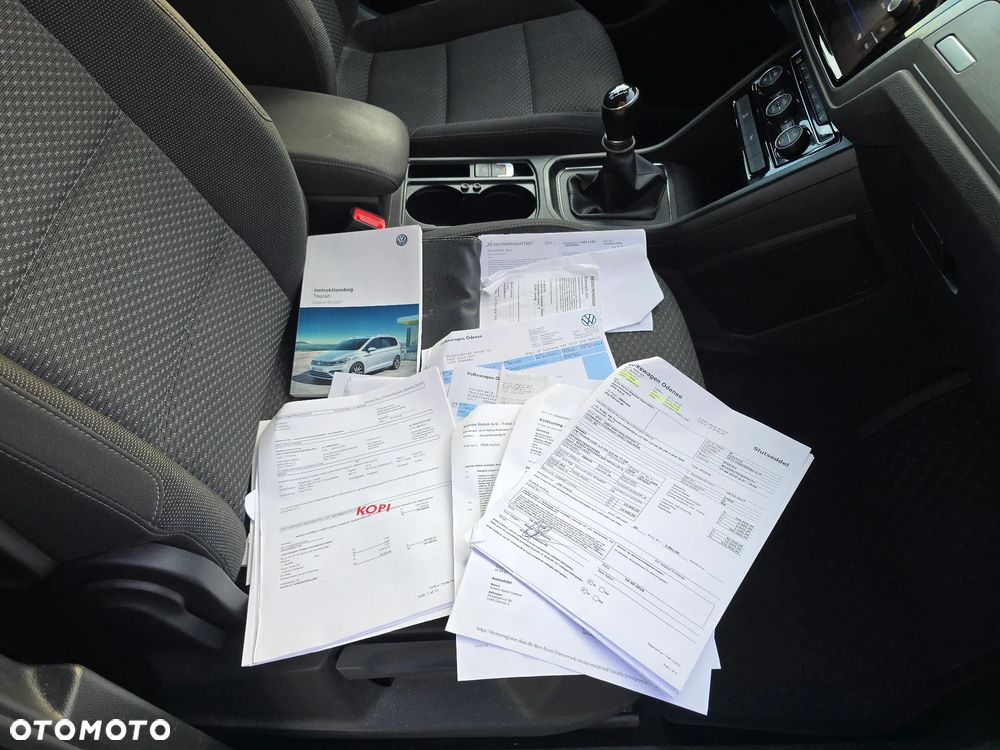 Volkswagen Touran - 19
