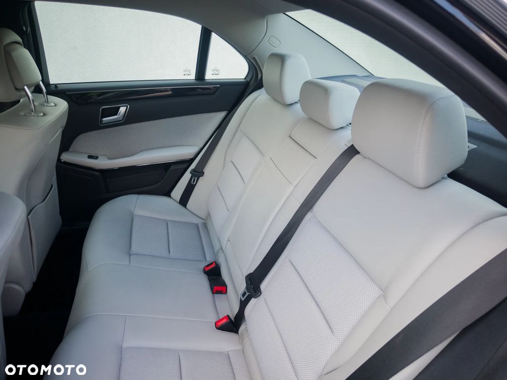 Mercedes-Benz Klasa E 220 BlueTEC 9G-TRONIC Avantgarde - 28