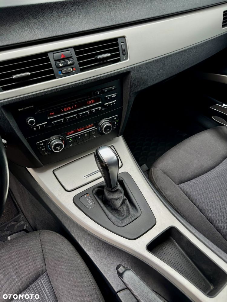 BMW Seria 3 318d - 9