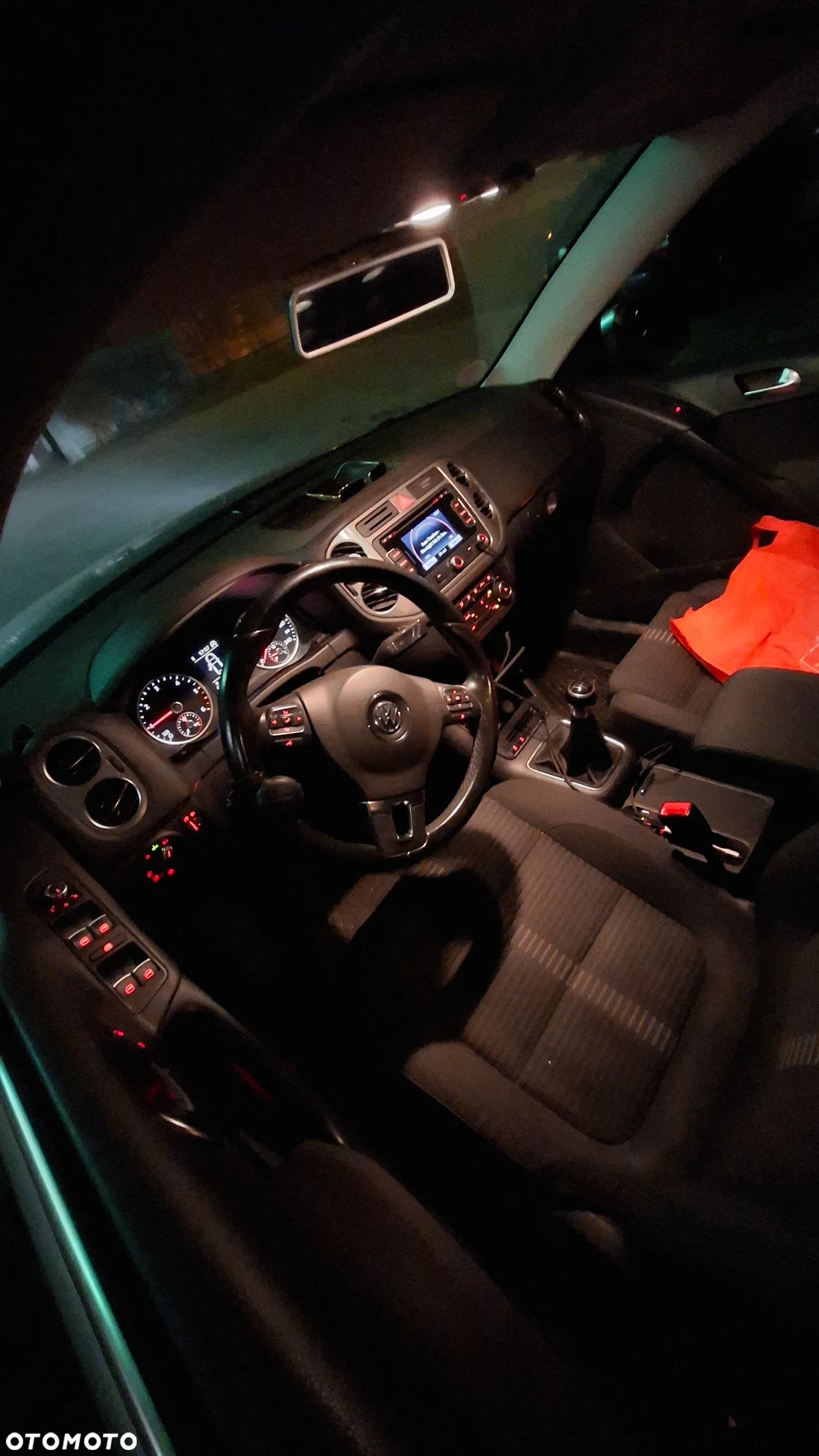 Volkswagen Tiguan - 11