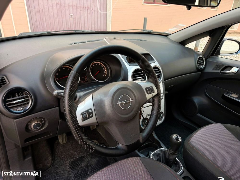 Opel Corsa 1.2 - 8