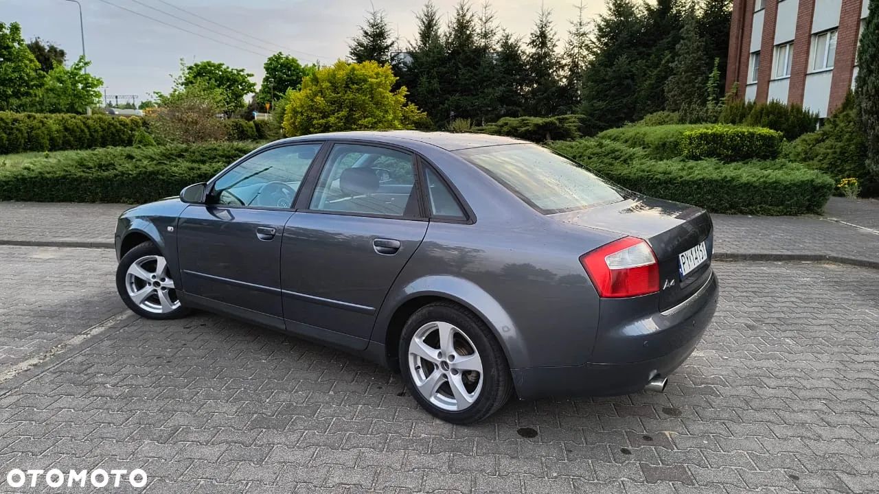 Audi A4 2.0 - 1