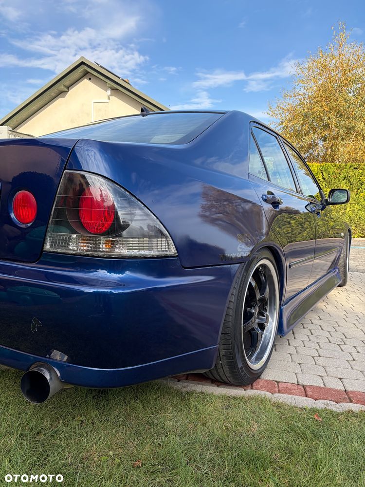 Lexus IS - 9