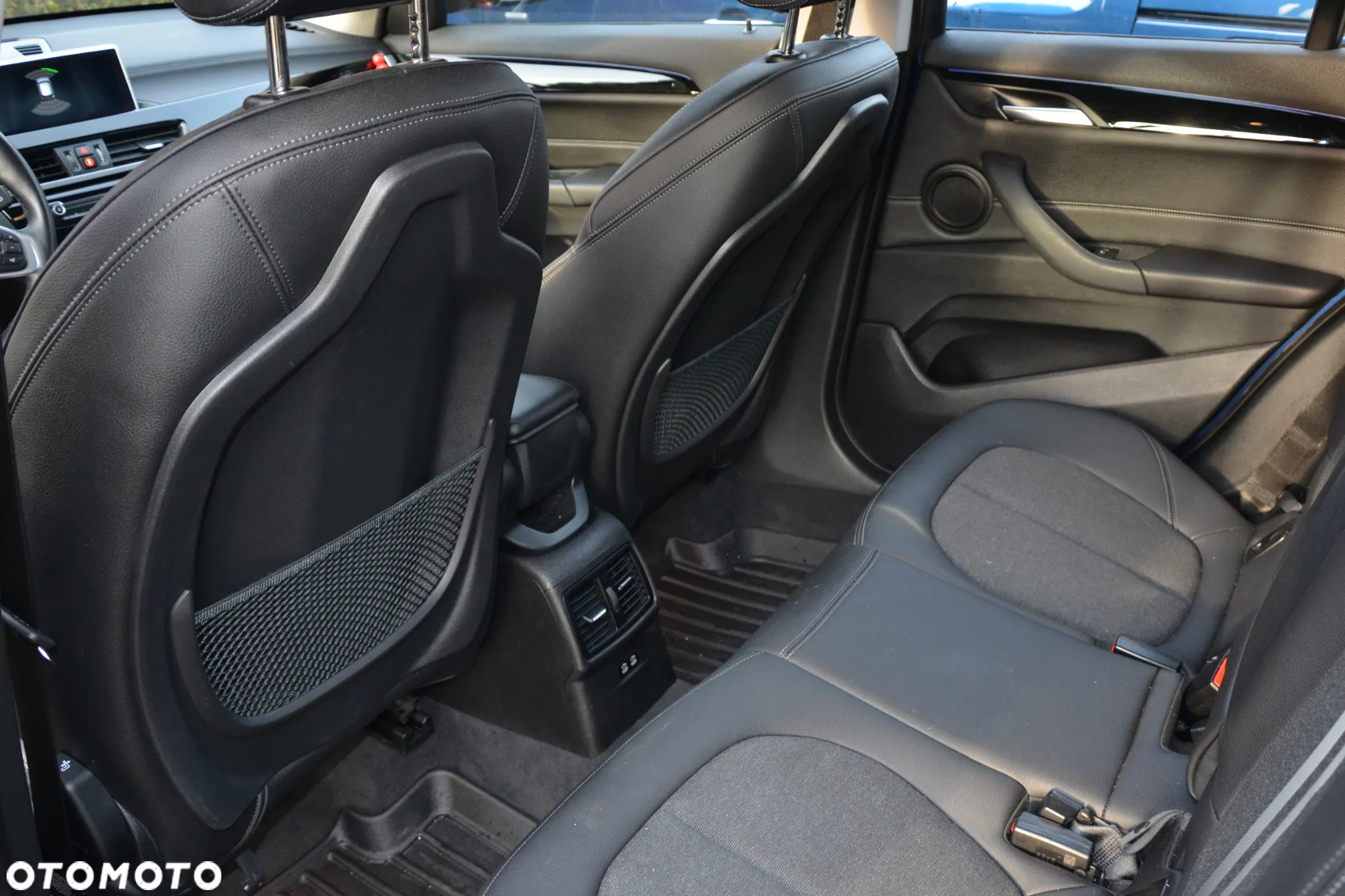 BMW X1 sDrive16d - 11
