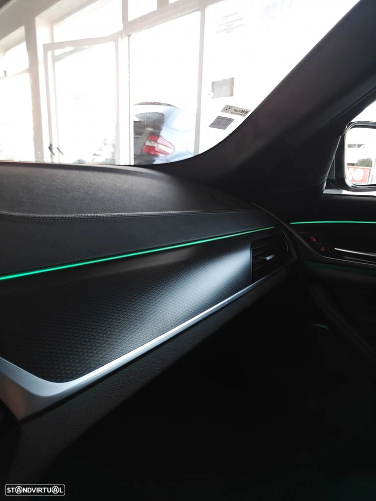 BMW 530 e Pack Desportivo M - 35