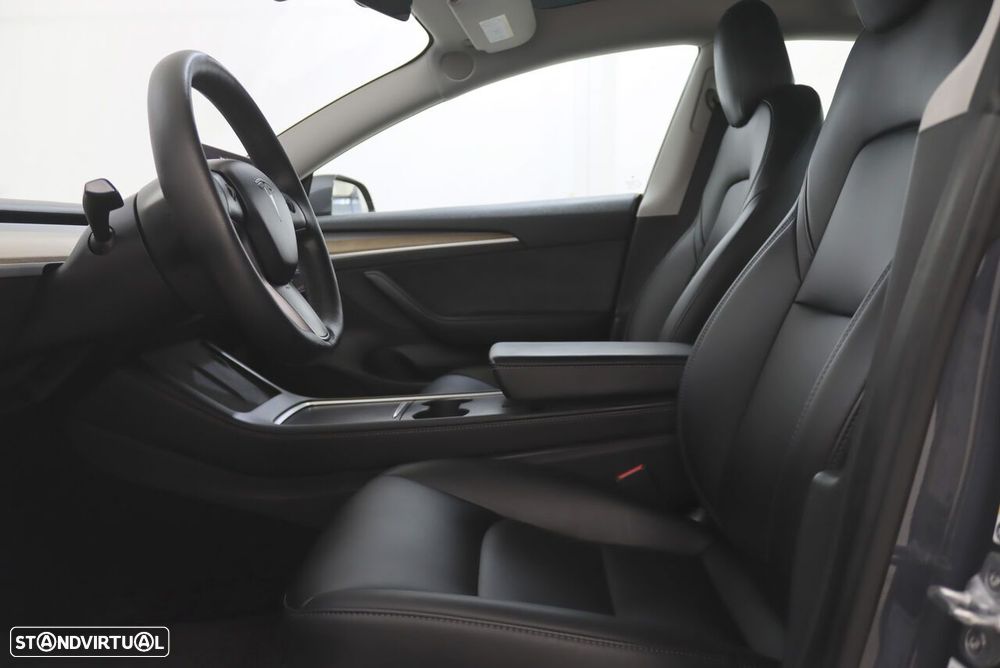 Tesla Model 3 - 5