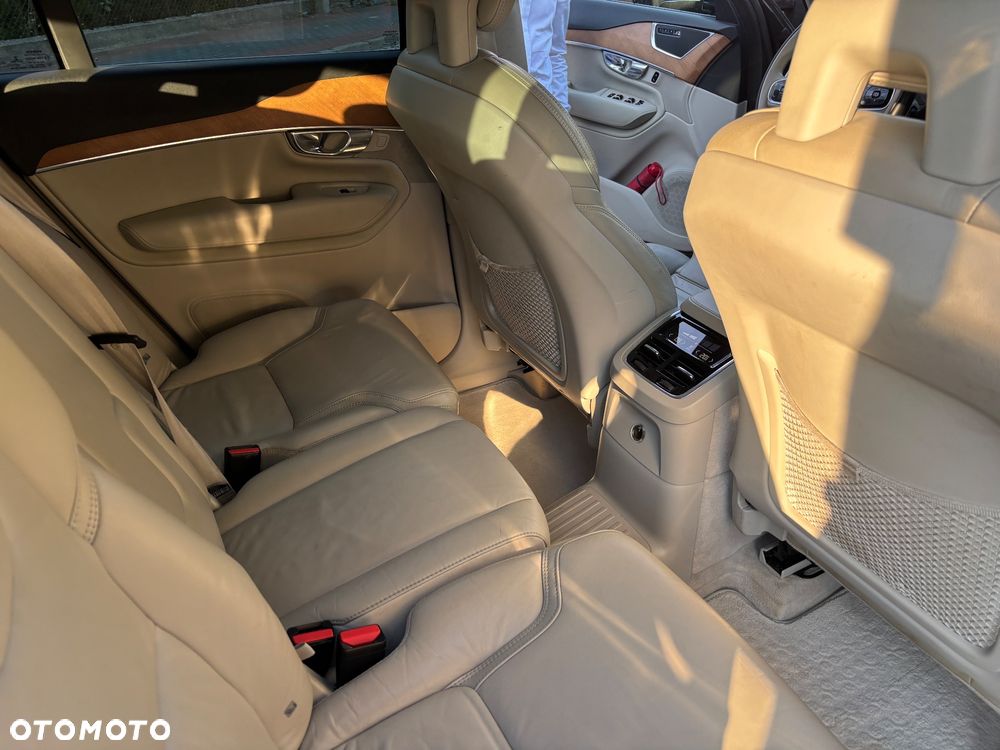 Volvo XC 90 T8 AWD Plug-In Hybrid Inscription 7os - 12