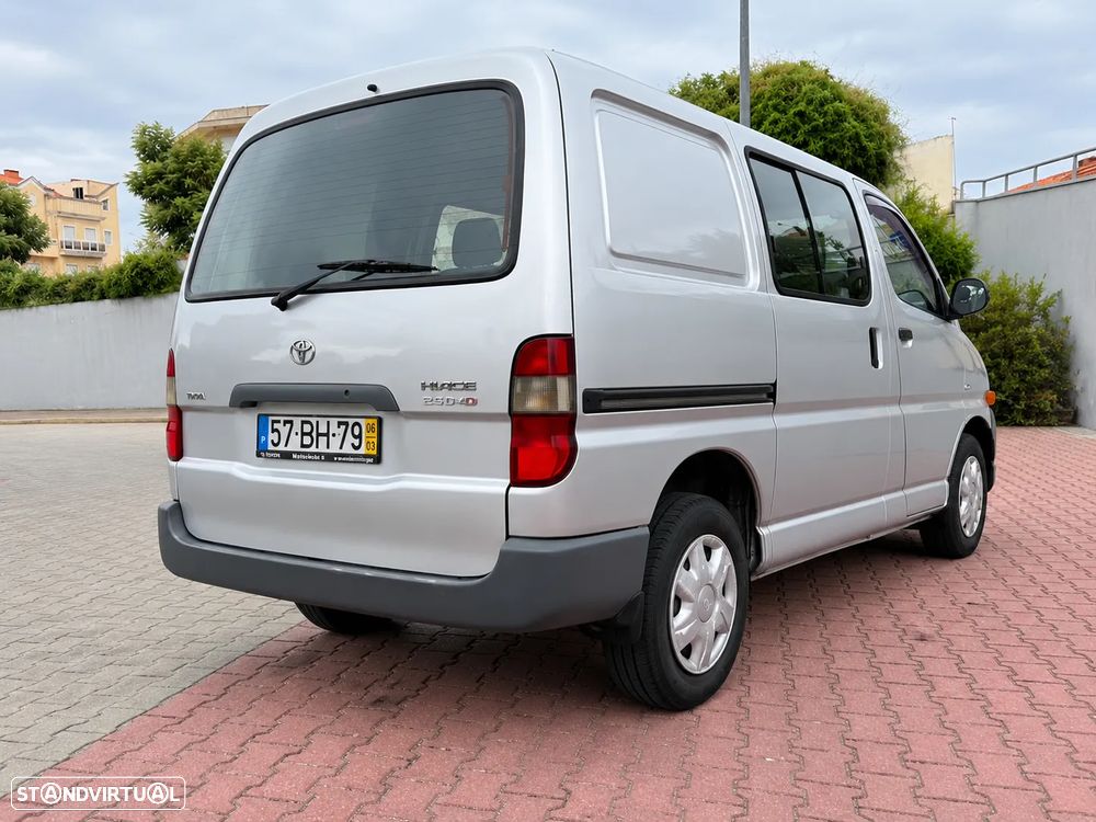 Toyota HiAce 2.5 D-4D C. Service 2.6T - 4