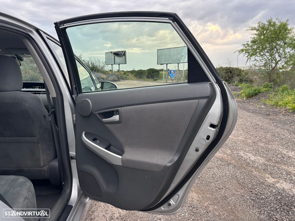 Toyota Prius 1.8 Premium - 28