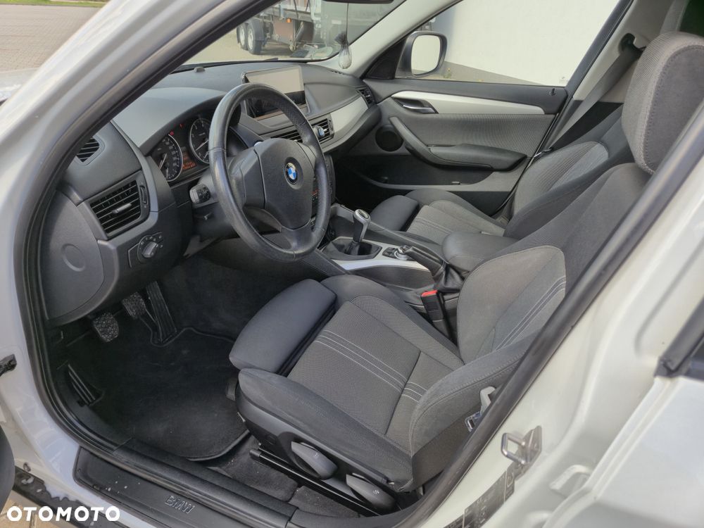 BMW X1 sDrive18i Sport Line - 7