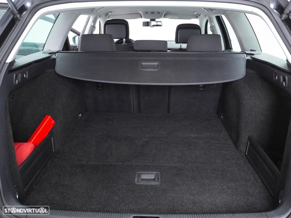 VW Passat Variant - 11