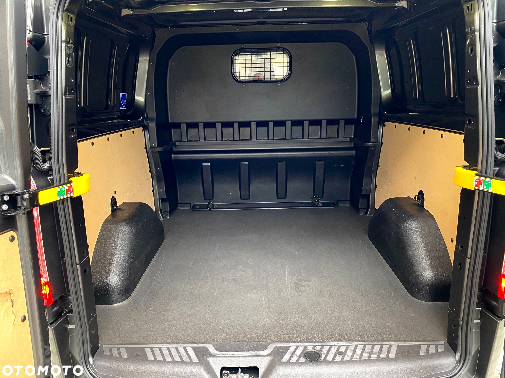 Ford Transit Custom - 12