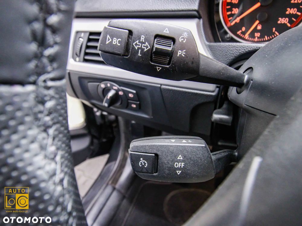 BMW Seria 3 325xi - 24