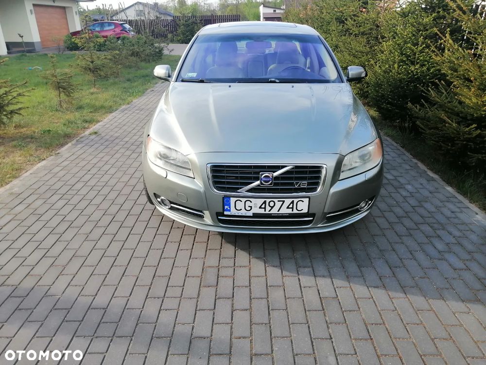 Volvo S80 4.4 V8 AWD R-Design Momentum - 1