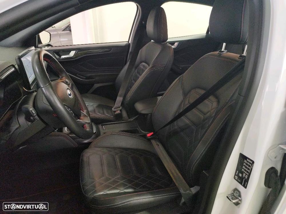 Ford Focus 1.0 EcoBoost MHEV ST-Line X Aut. - 4