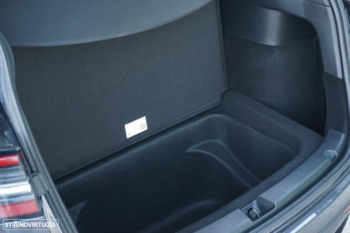 Tesla Model Y - 26