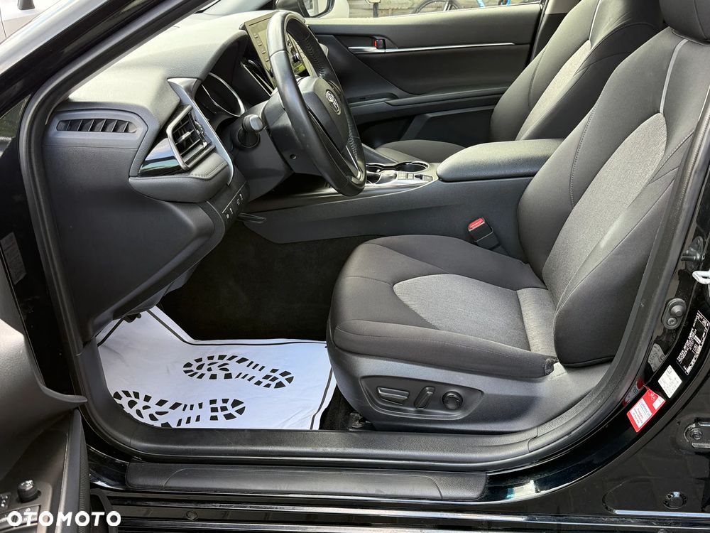 Toyota Camry 2.5 Hybrid Comfort CVT - 18