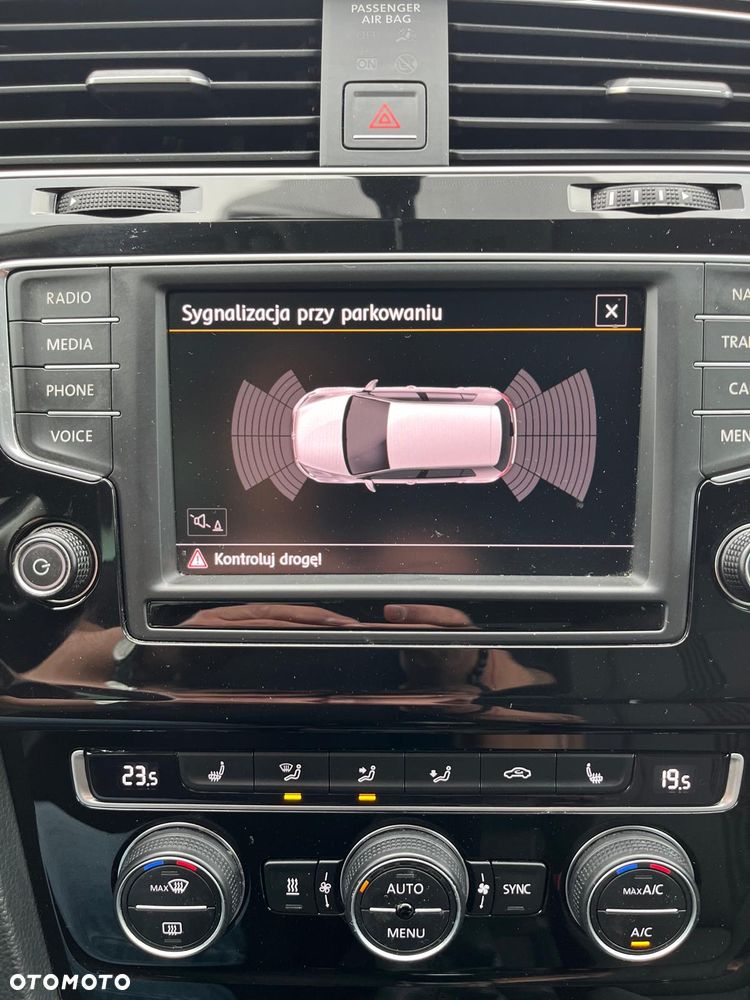 Volkswagen Golf 1.6 TDI BlueMotion Technology Allstar - 35