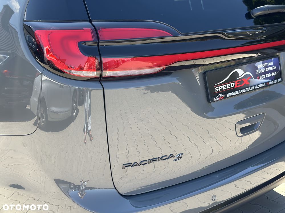 Chrysler Pacifica - 9