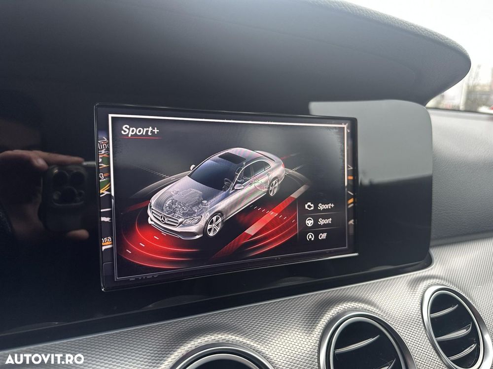 Mercedes-Benz E - 13