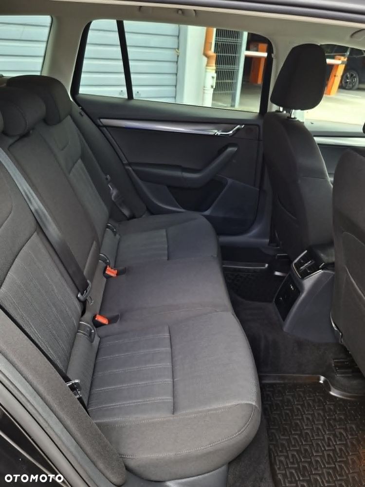 Skoda Octavia 1.5 TSI ACT Sport Edition - 11