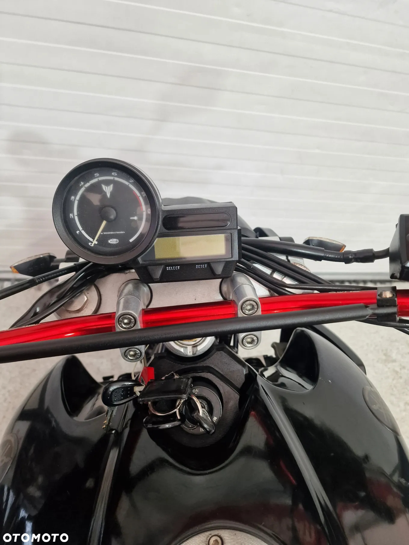 Yamaha MT - 28