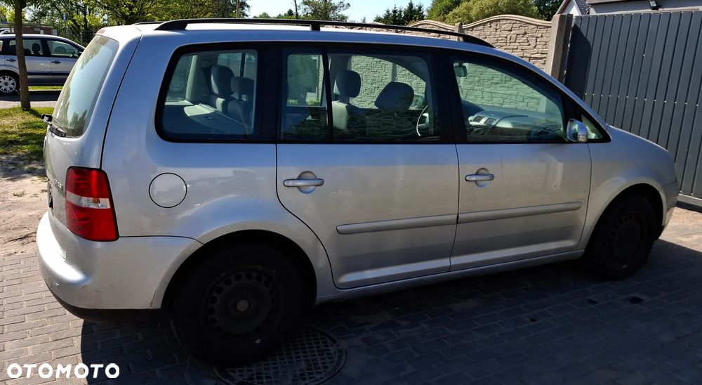 Volkswagen Touran - 5
