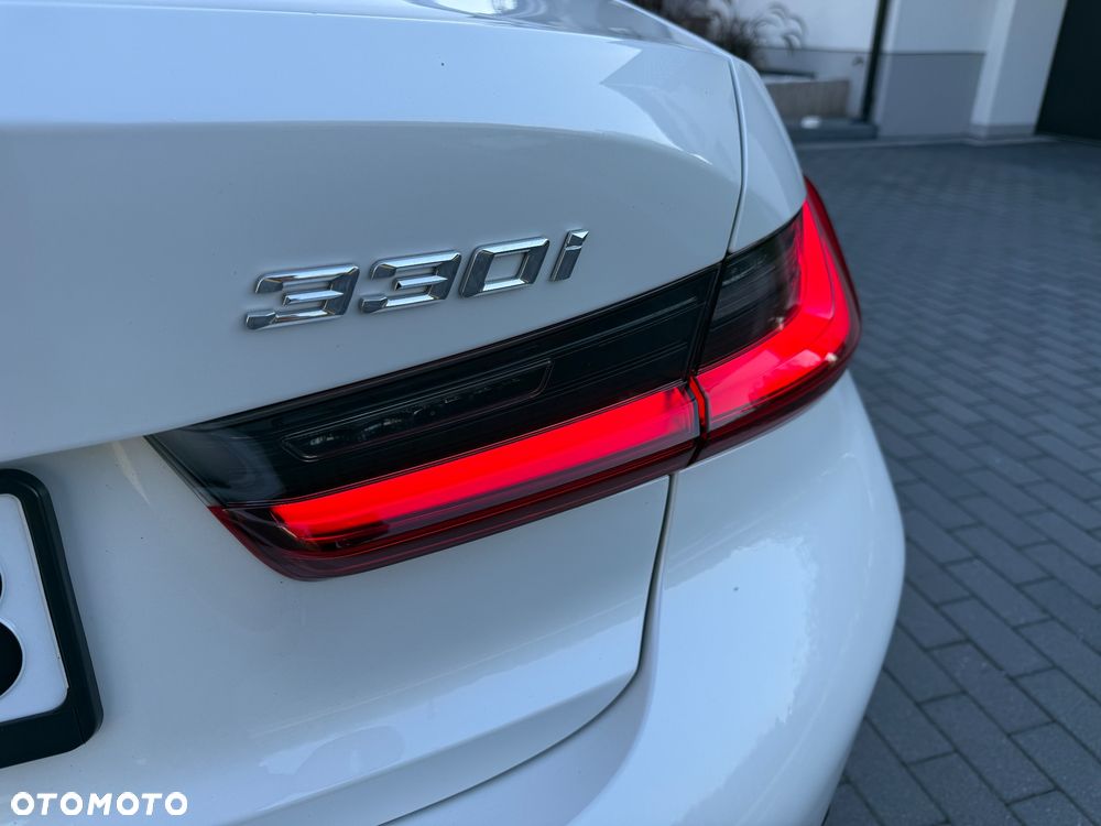 BMW Seria 3 330i M Sport sport - 21