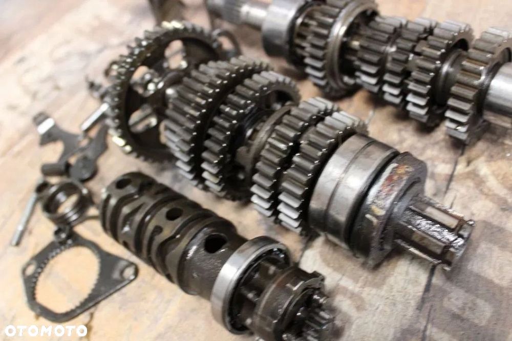 SKRZYNIA BIEGÓW HONDA VF400 F - 2