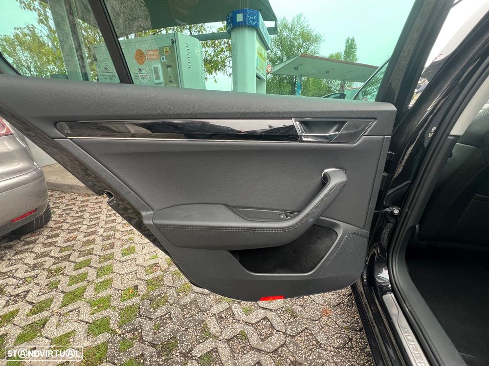 Skoda Superb Break 1.4 TSI iV Laurin&Klement DSG - 19